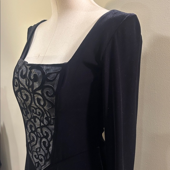 Tadashi Long Black Velvet Dress - Picture 5 of 10